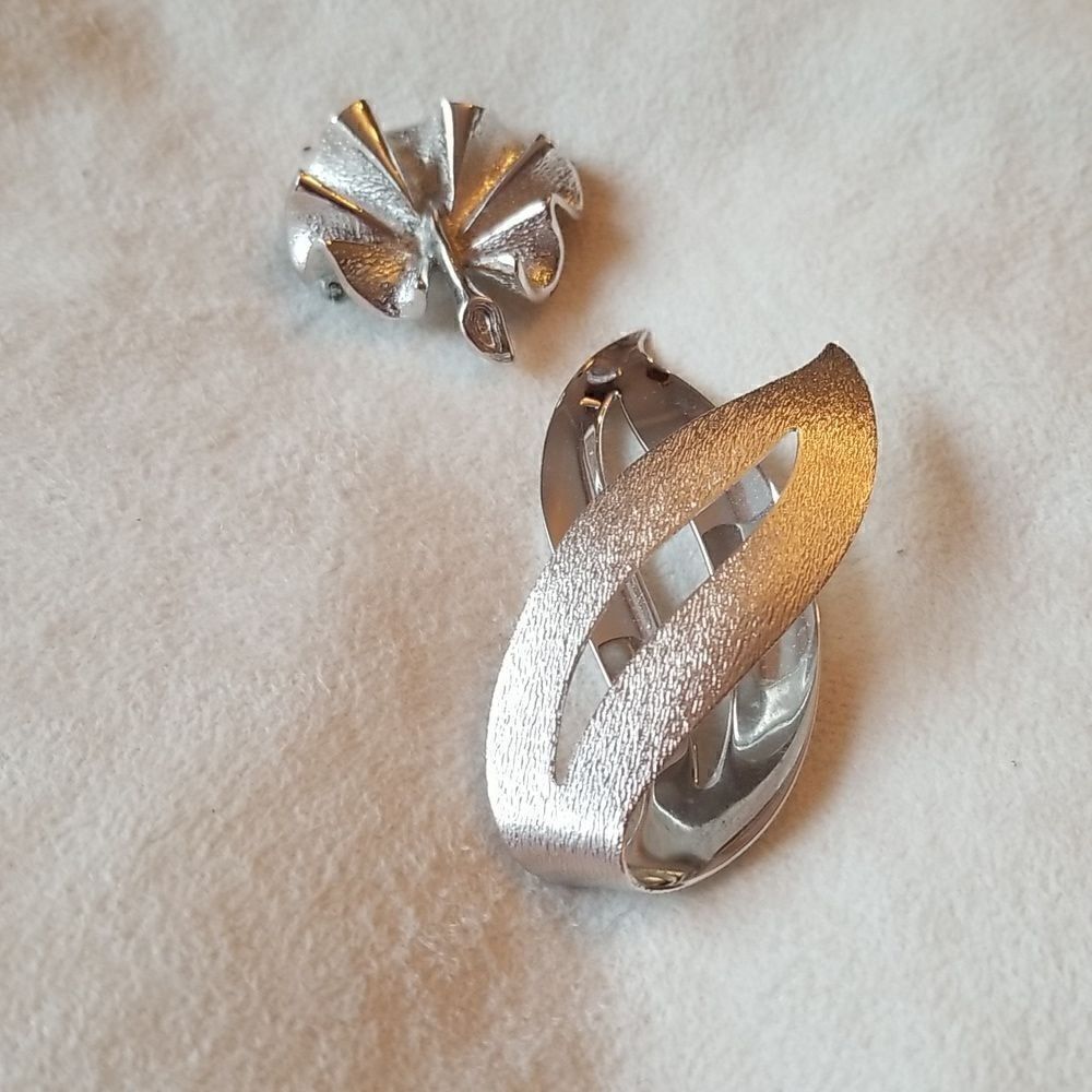 Sarah Conventry brooches silver tone